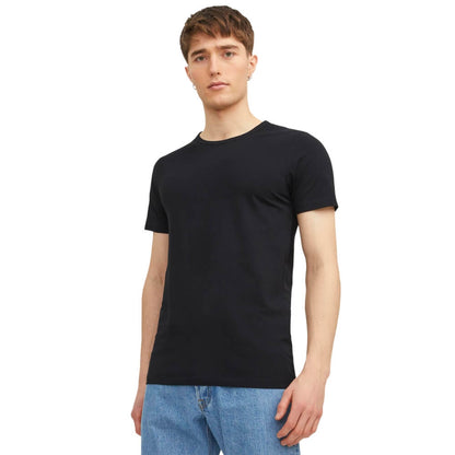 mann trägt schwarzes jxj-o-neck 