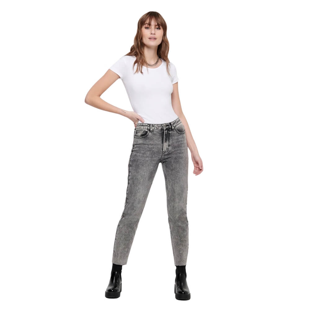 only-shirt-weiss-lifestyle
